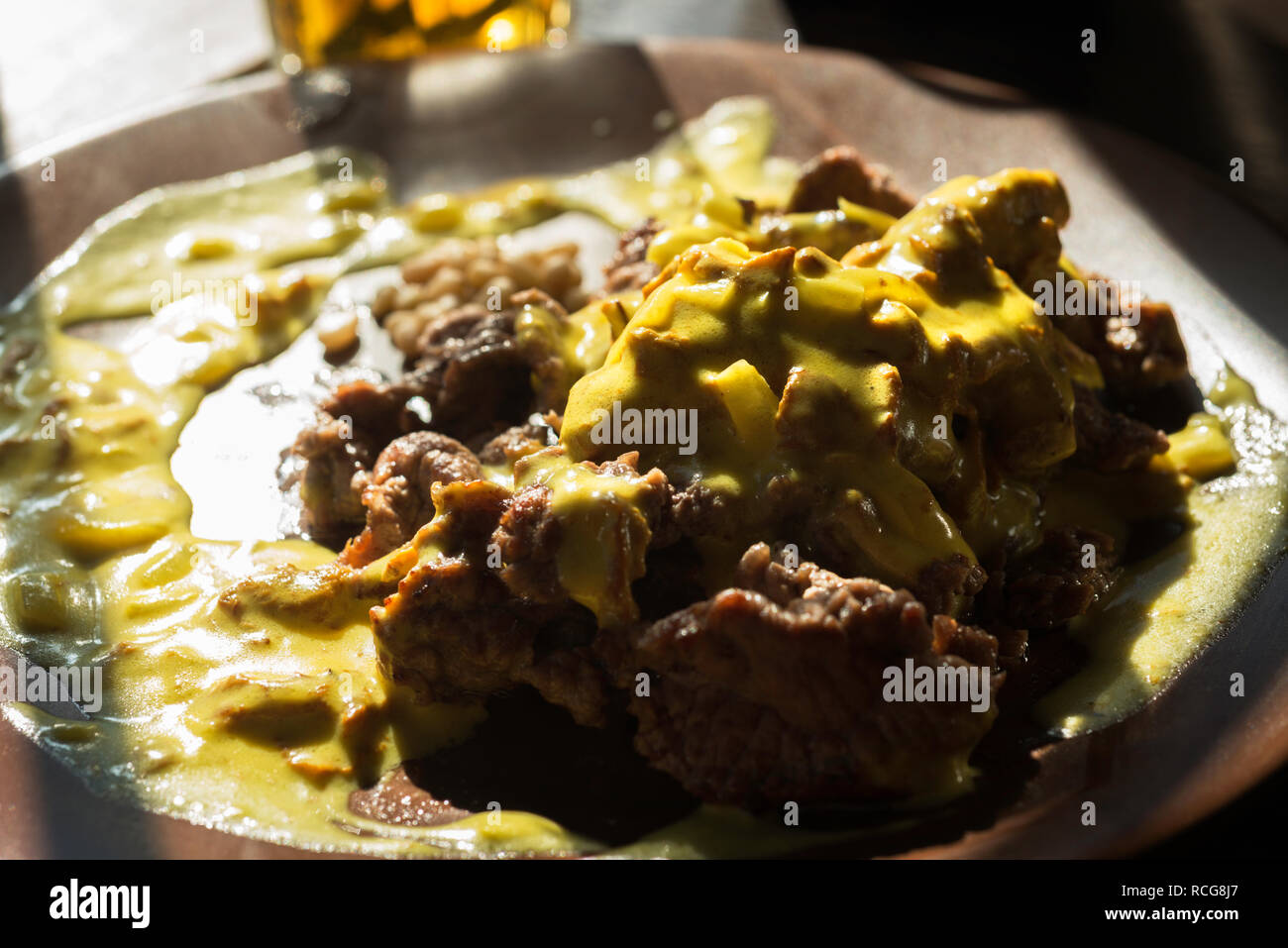 Ein Rindfleisch in einem wilden Champignons Sauce, eine Ukrainische lokale Essen, Karpaten Stockfoto