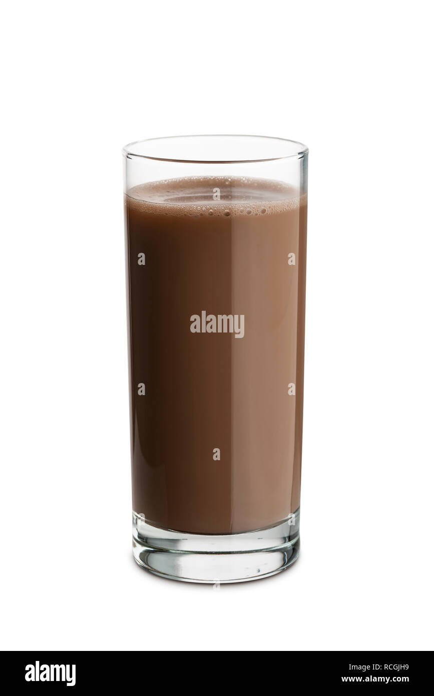 Glas voller Schokolade Milch auf weißem Hintergrund Stockfoto