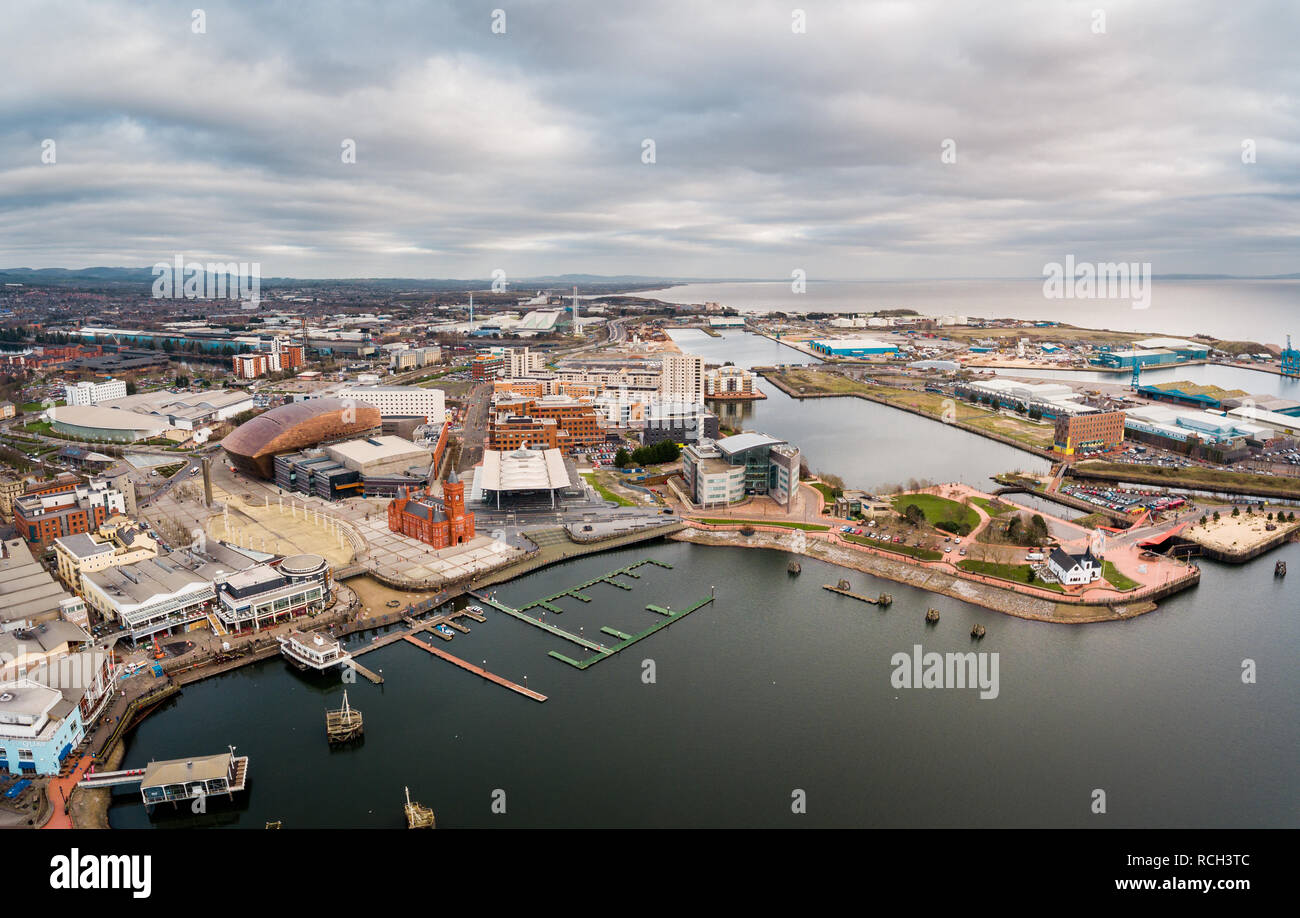 Luftbild der Bucht von Cardiff, der Hauptstadt von Wales, Großbritannien Stockfoto