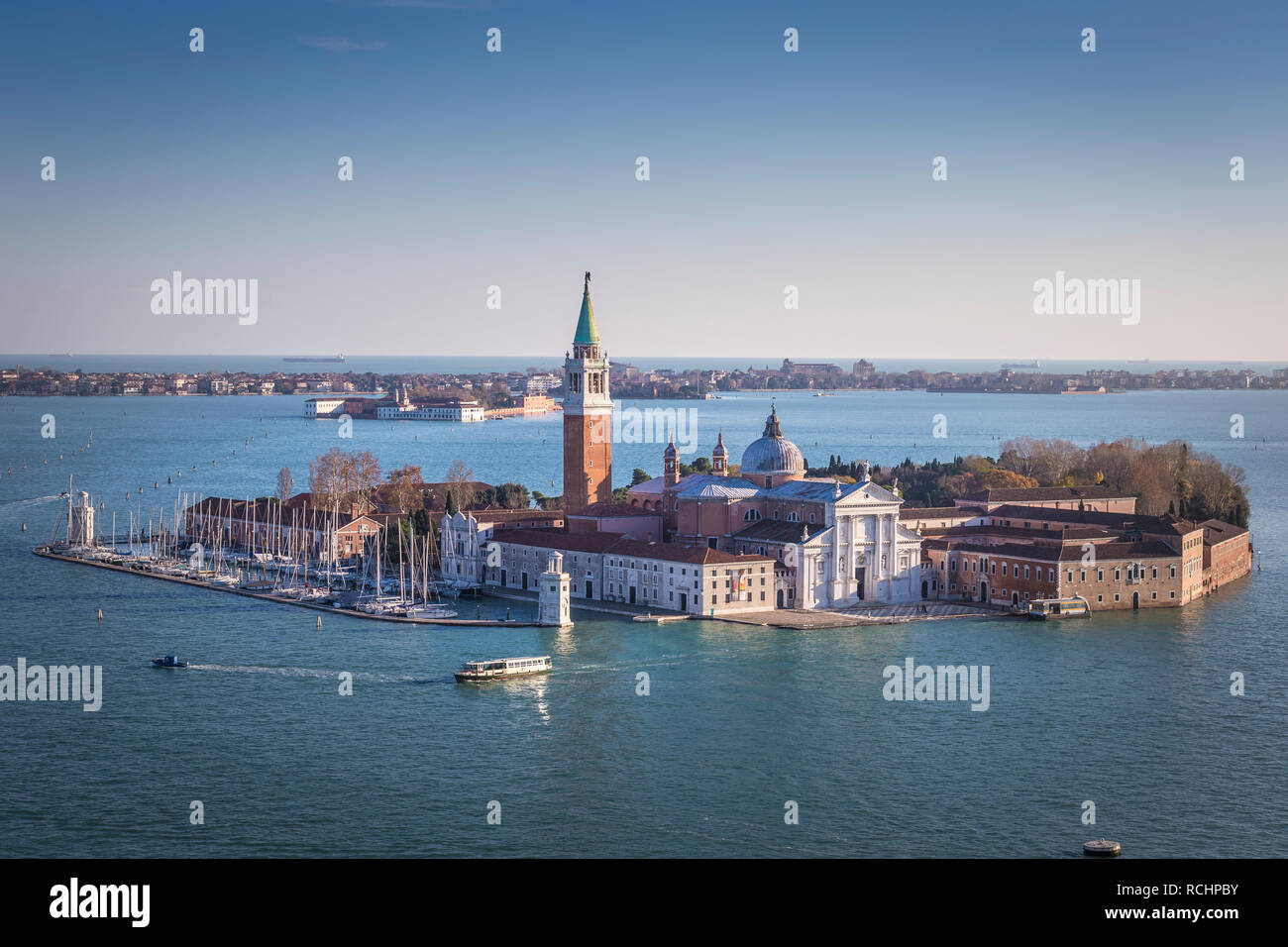 San Giorgio Maggiore Insel vom St Mark's Campanile, Venedig, Italien Stockfoto