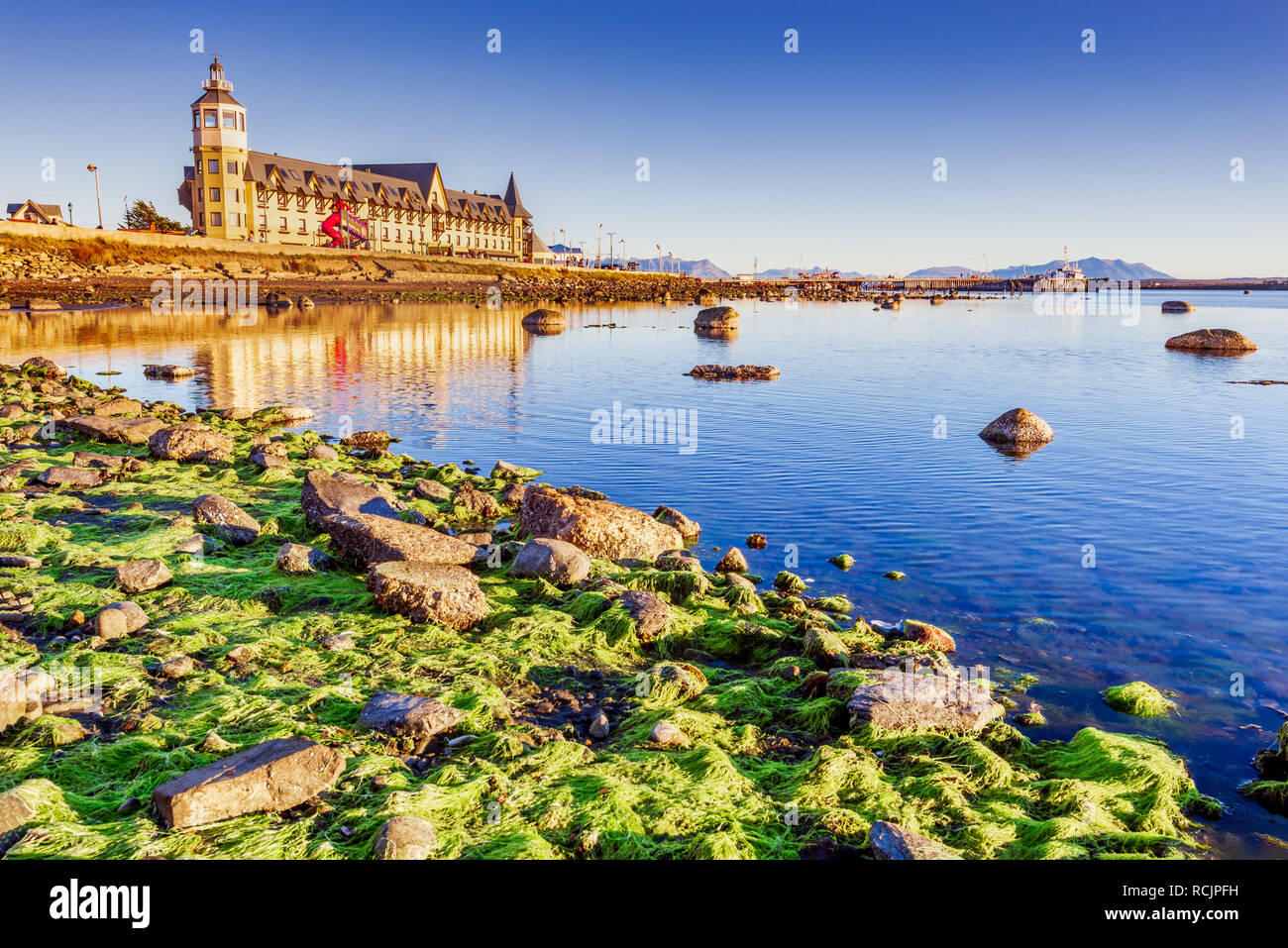 Puerto Natales, Chile - Golf Almirante Montt, den Pazifischen Ozean Gewässern in Chielan Patagonien, Magallanes Region. Stockfoto
