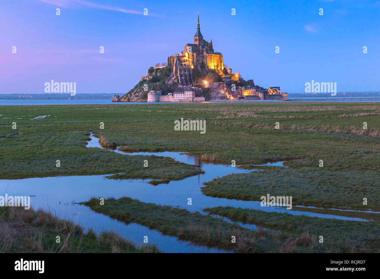 Nacht Mont Saint Michel, Normandie, Frankreich Stockfoto