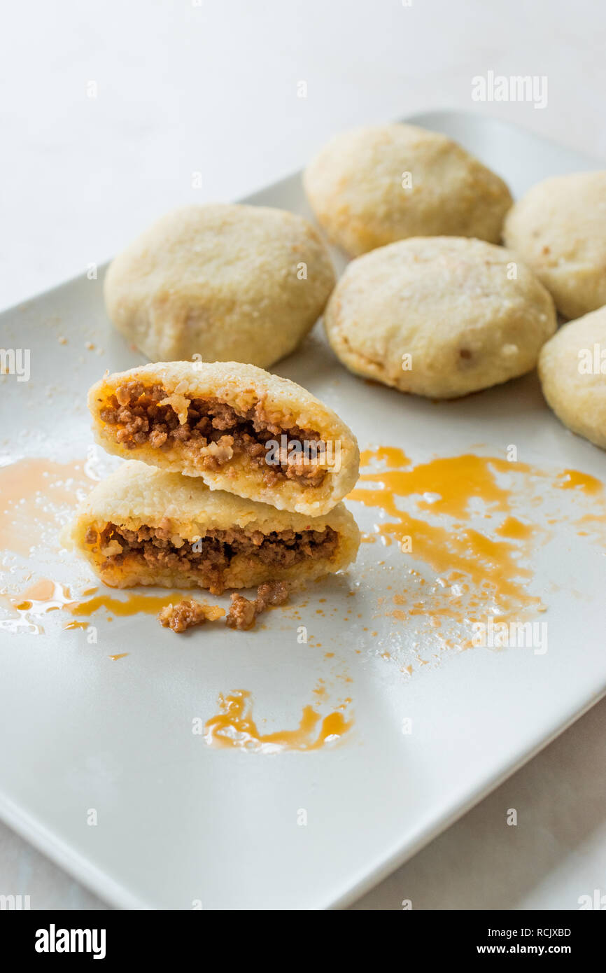 Gefüllte Frikadellen mit Hackfleisch icli Köfte/Gekochte kibbeh ...