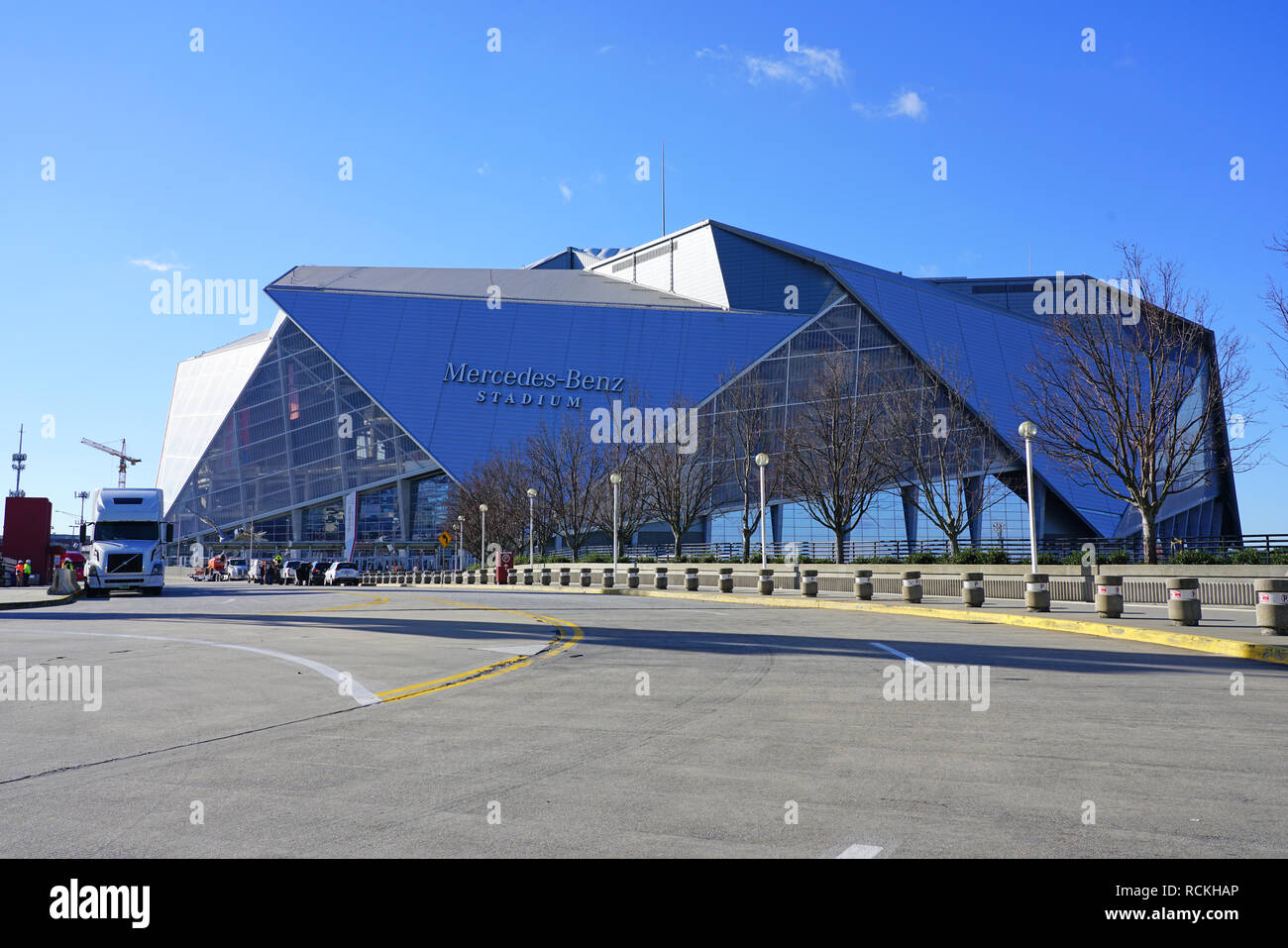 Blick auf die Mercedes-Benz-Stadion, ein multi-purpose Sports Arena in Atlanta, Georgia, der Heimat der Atlanta Falcons, Wirt des NFL Superbowl LIII 53 Stockfoto