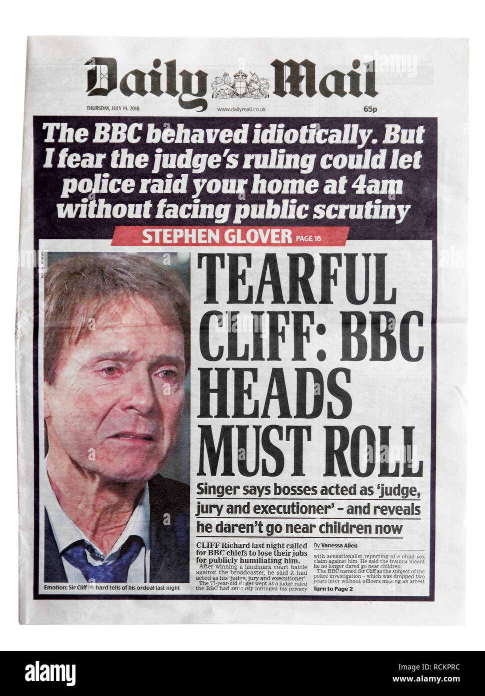 Die Titelseite der Daily Mail mit der Schlagzeile tränenreichen Cliff: Köpfe müssen Rollen, diskutieren die Suche seines Hauses und Kindesmissbrauch. Stockfoto