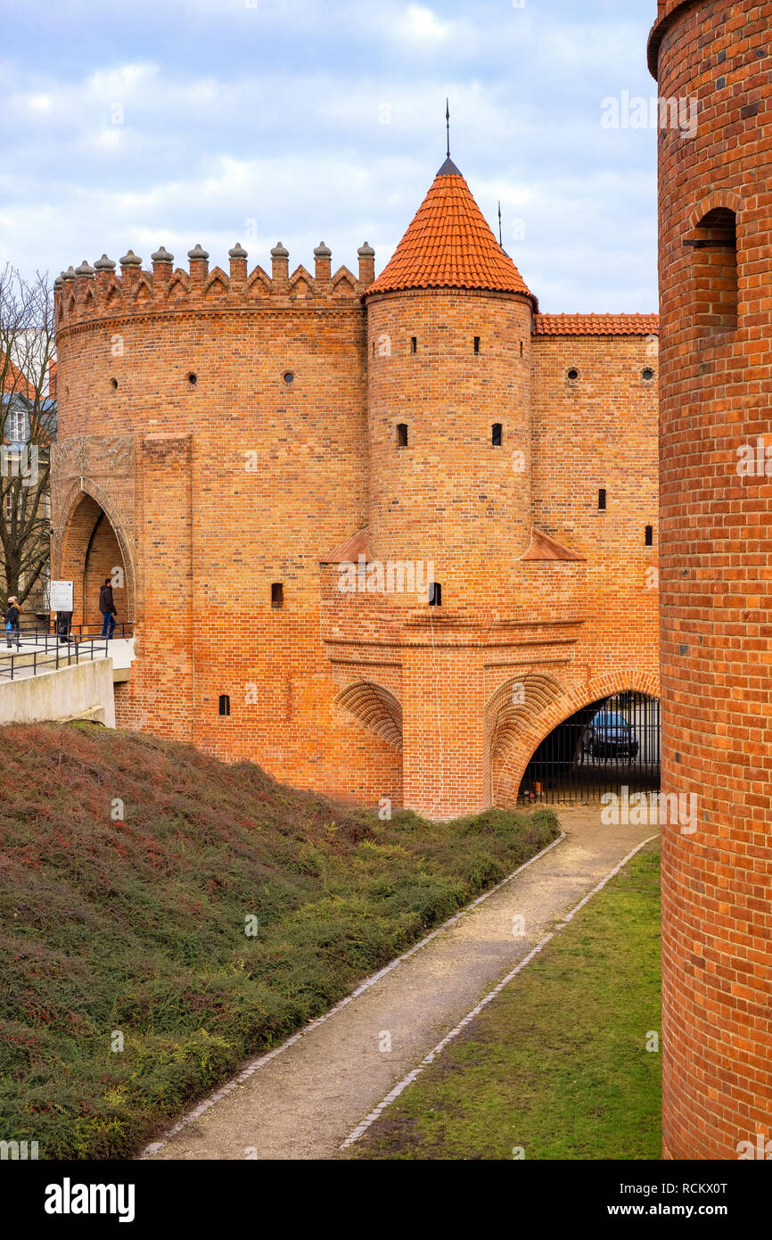 Warszawa, Masowien/Polen 2018/12/15 Das Barbican Halbrunde