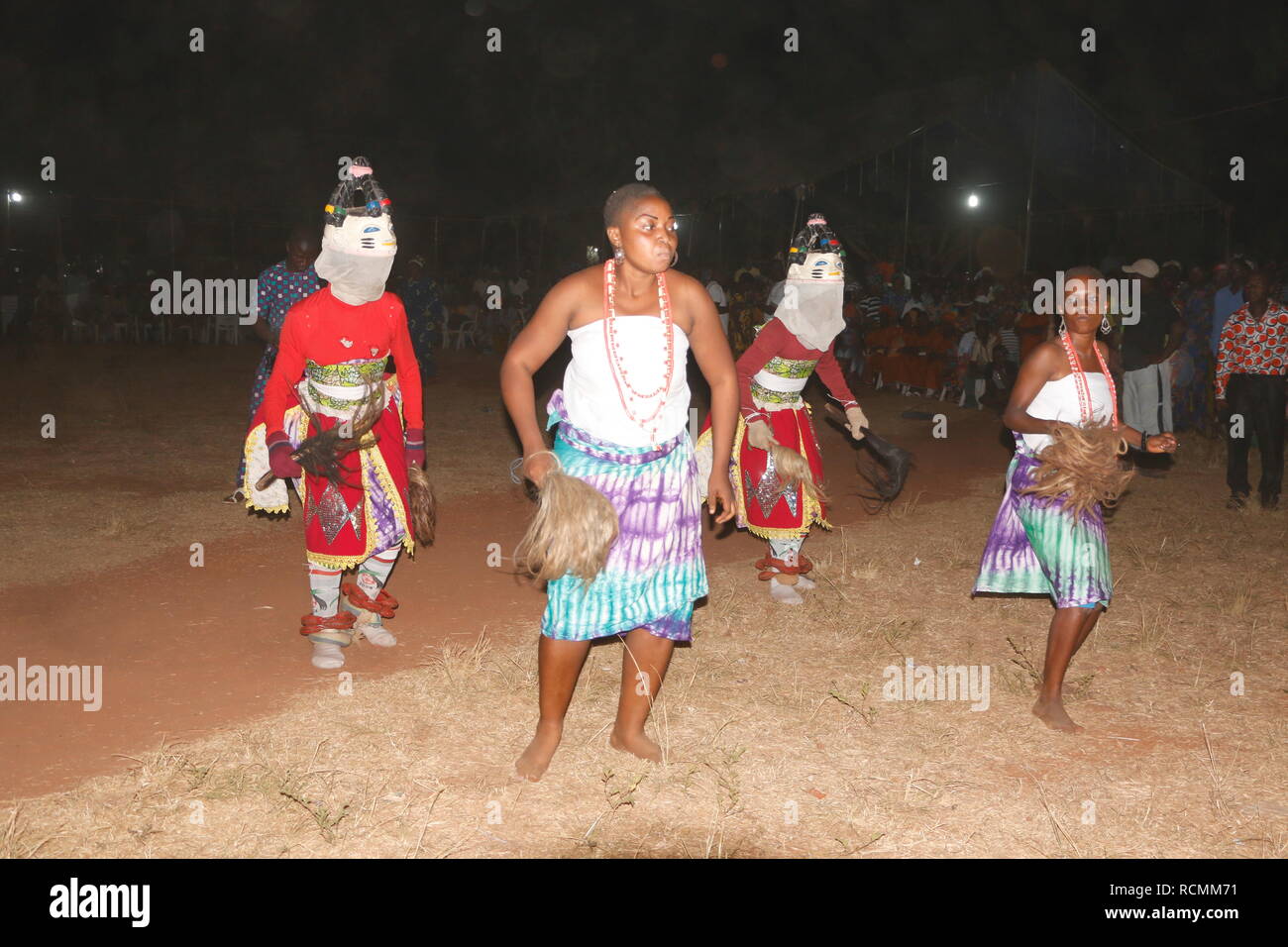 Gélédé Festival in Ketou, einem maskierten Festival mit Tänzen von der Yoruba. Stockfoto