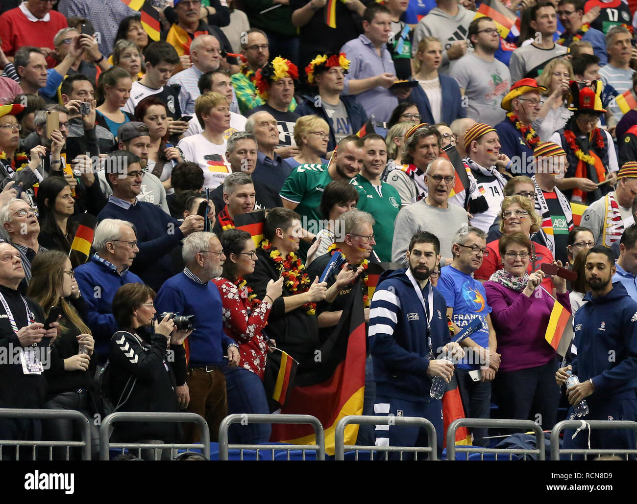 Berlin, Deutschland. 15. Januar, 2019. Handball Legende Nikola Karabatic geht im Stand Team Frankreich zu beobachten, die auf IHF WM-Gastgeber Deutschland Credit: Mickael Chavet/Alamy leben Nachrichten Stockfoto
