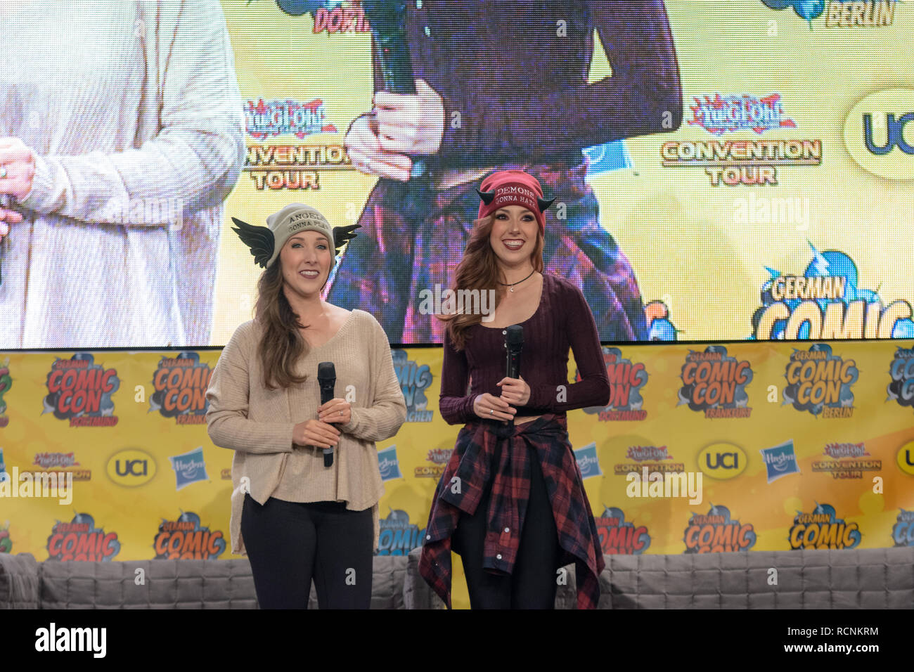 DORTMUND, Deutschland - 1. Dezember 2018: Die Hillywood zeigen an deutschen Comic Con Dortmund, einem zweitägigen Fan Convention Stockfoto