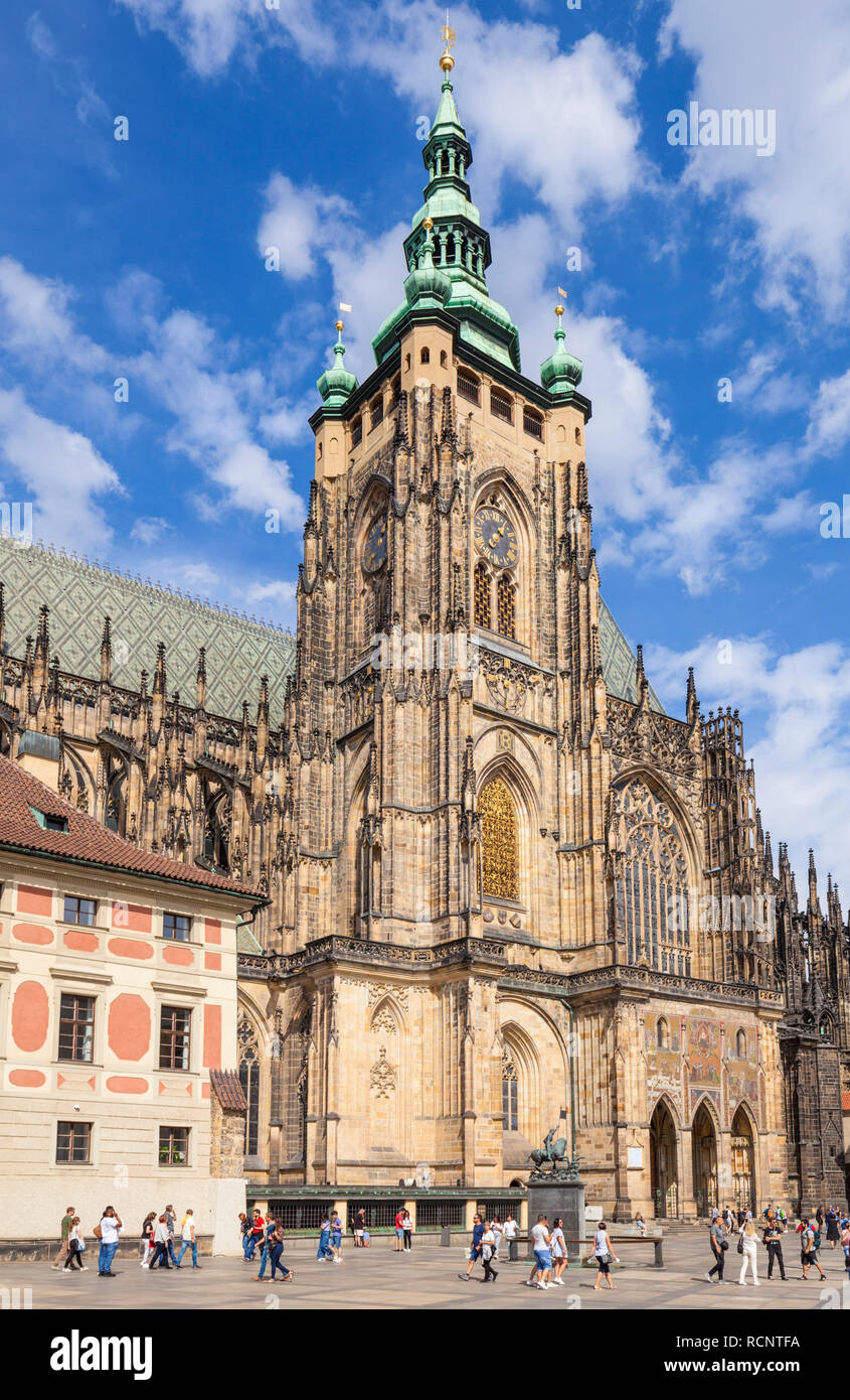 Prag, die St. Vitus Kathedrale Great South Turm der Kathedrale Katedrála sv. Víta dritten Innenhof Prager Burg Prag Tschechische Republik EU Europa Stockfoto