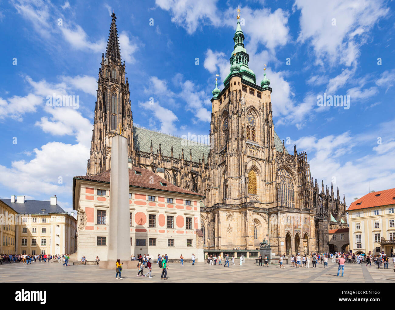 Prag, die St. Vitus Kathedrale Great South Turm der Kathedrale Katedrála sv. Víta dritten Innenhof Prager Burg Prag Tschechische Republik Europa Stockfoto