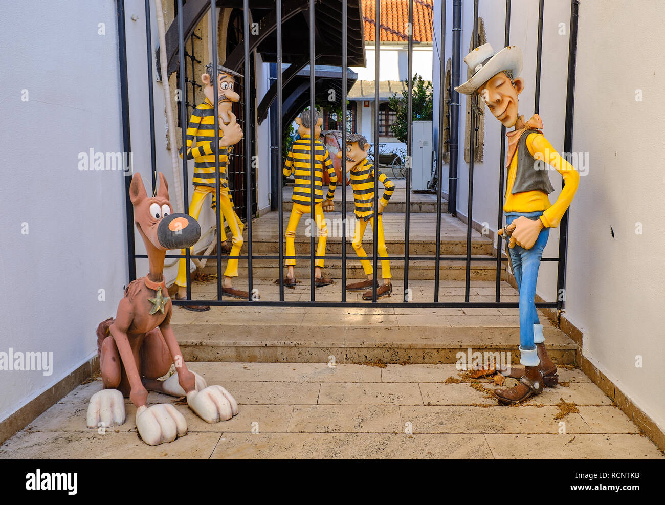 Pop Figuren auf der Straße von Antalya Türkei, mit Lucky