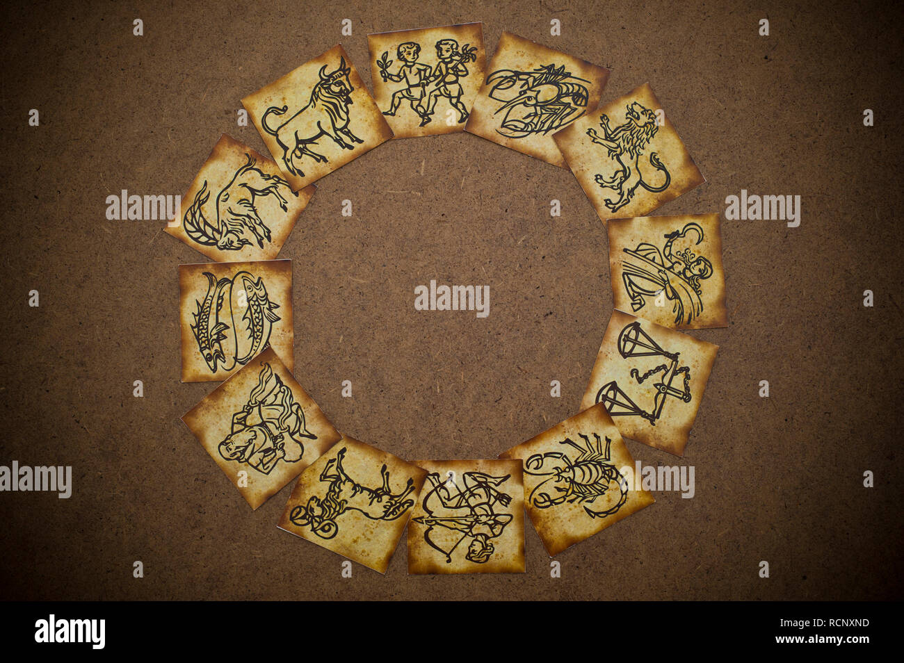 Karten mit antiken Stil Sternzeichen Stockfoto