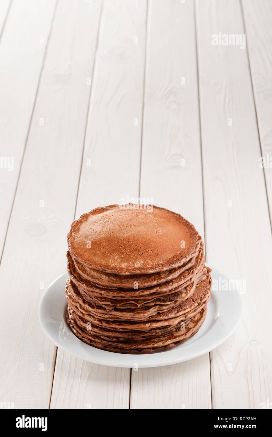 Massive Teil der braunen Pfannkuchen Stockfoto