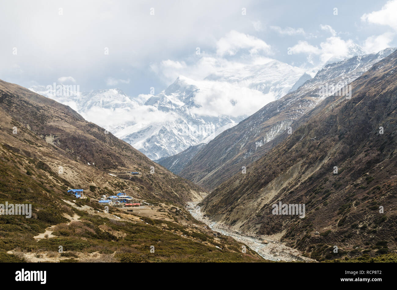 Annapurna III und Gangapurna von Yak Kharka, Annapurna Circuit, Nepal gesehen Stockfoto