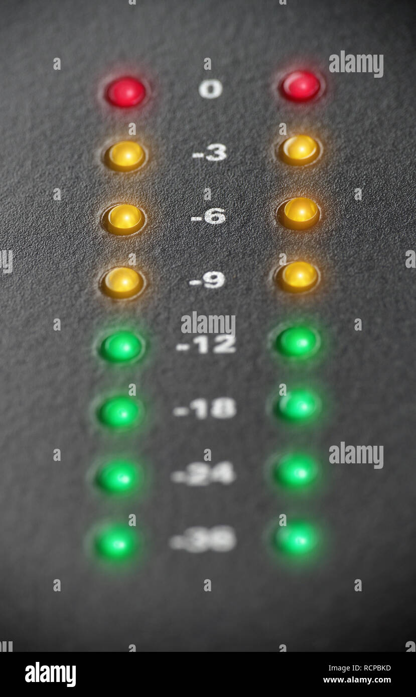 Audio Recording leuchten Clipping, selektiver Fokus auf -6 db Stockfoto