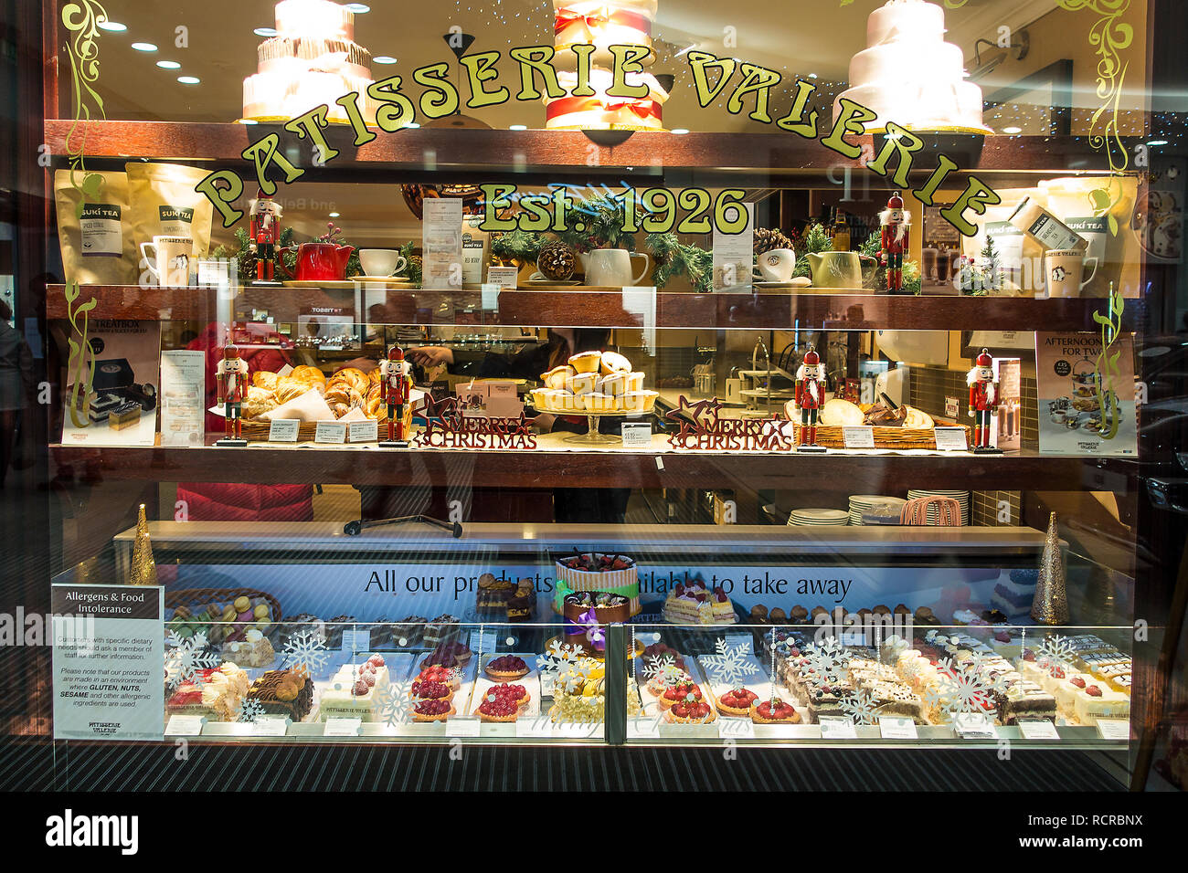 Patisserie Valerie, Fancy, Weihnachten, Kuchen, Gebäck, Torten, Kuchen Stockfoto