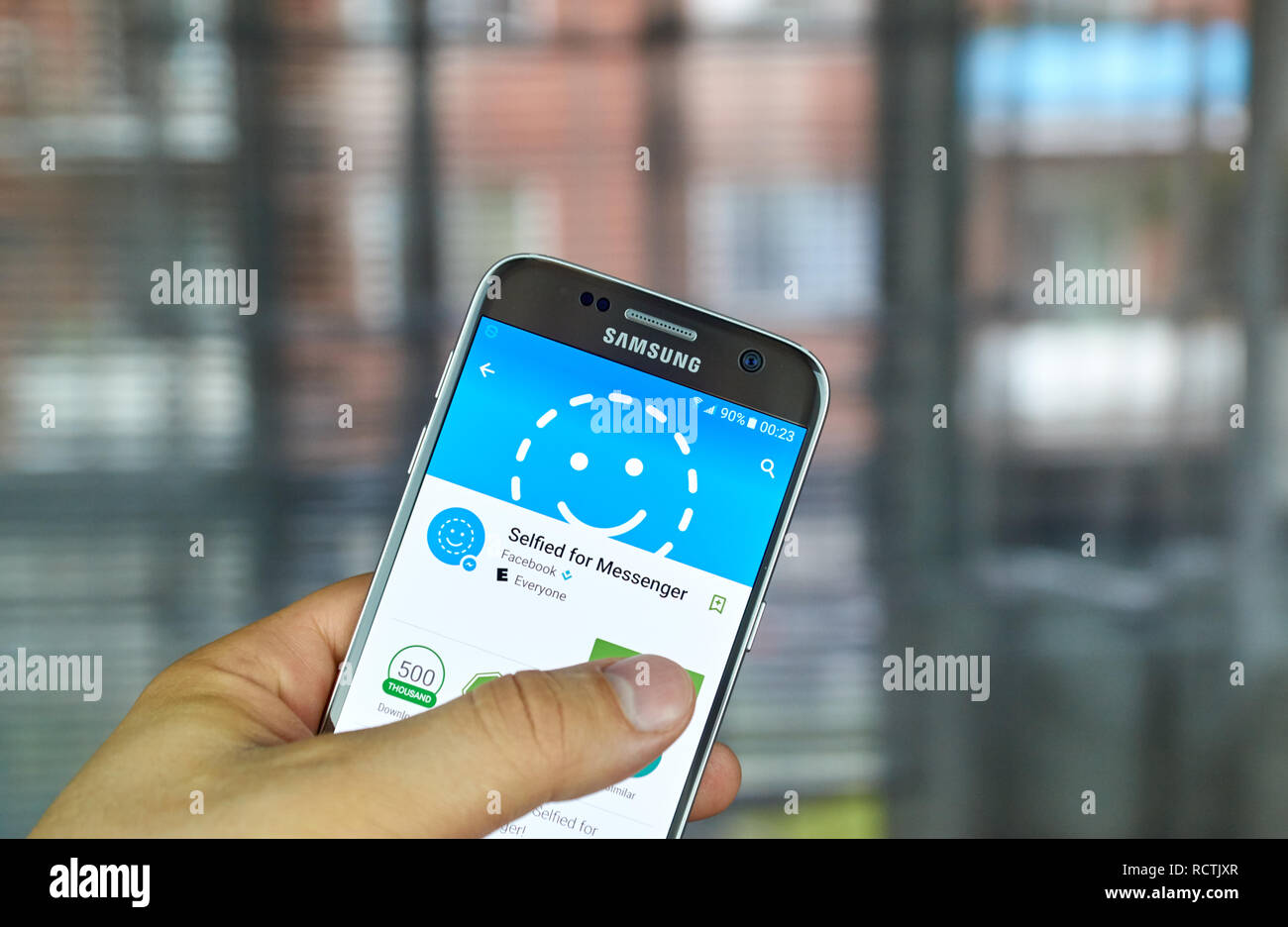 MONTREAL, KANADA - 24. JUNI 2016: Facebook Selfied app auf Samsung S7-Bildschirm. Selfied ermöglicht es Benutzern, mehrere Schüsse zu nehmen und weisen Sie sie Vario Stockfoto