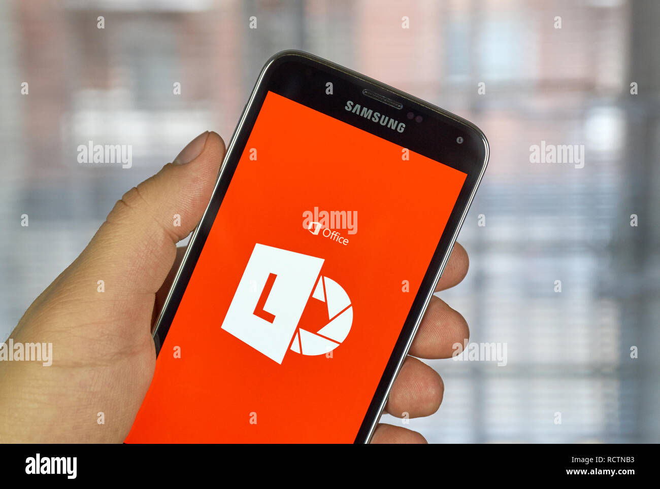 MONTREAL, KANADA - 20. MÄRZ 2016 - Microsoft Office Objektiv mobile Anwendung auf dem Bildschirm des Samsung S5. Microsoft Office ist eine der beliebtesten offic Stockfoto