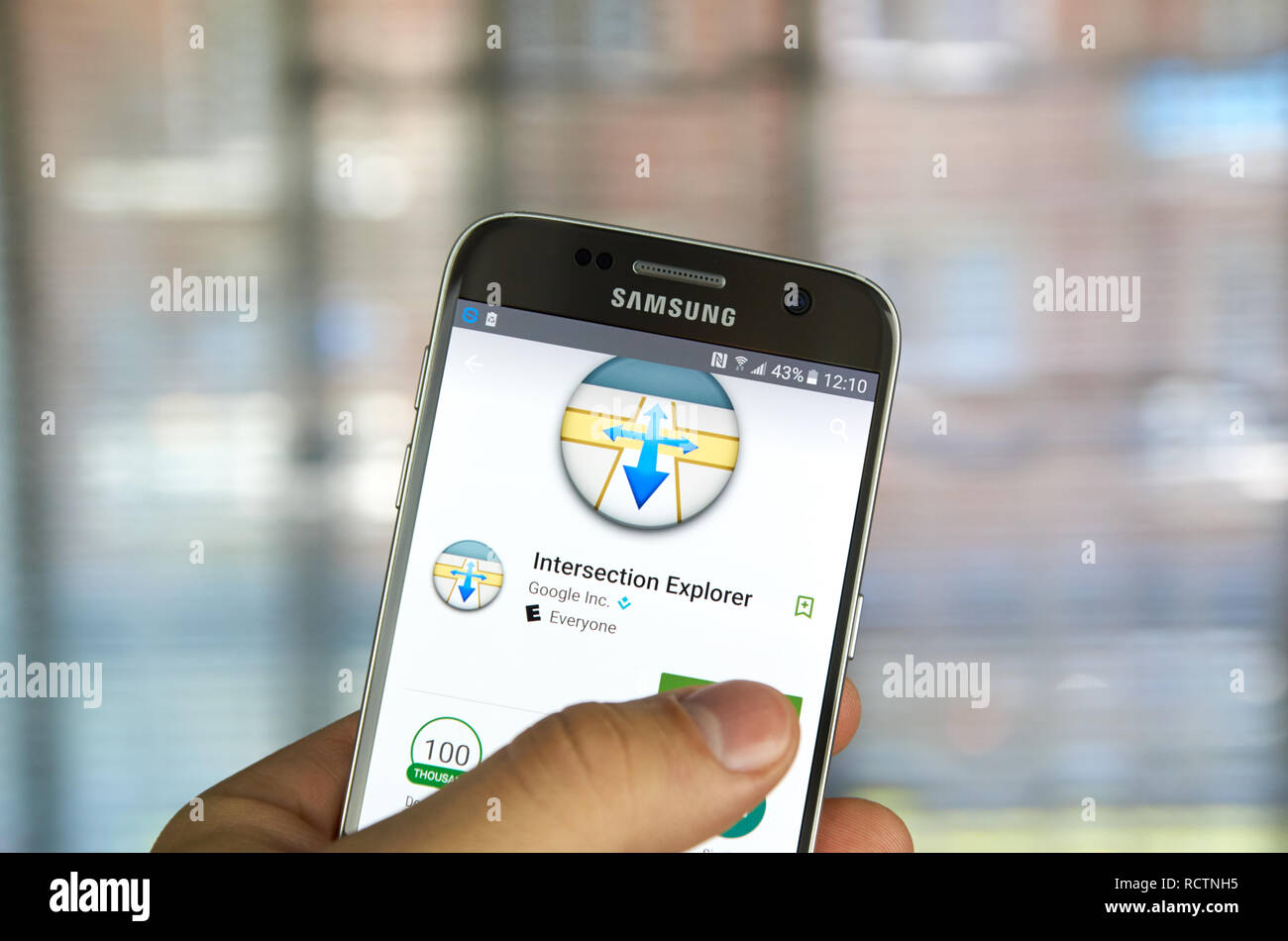MONTREAL, KANADA - 23. MAI 2016: Google Kreuzung erkunden auf Samsung S7. Die App hilft blinden und sehbehinderten Benutzern ein Verständnis einer neighb erhalten Stockfoto