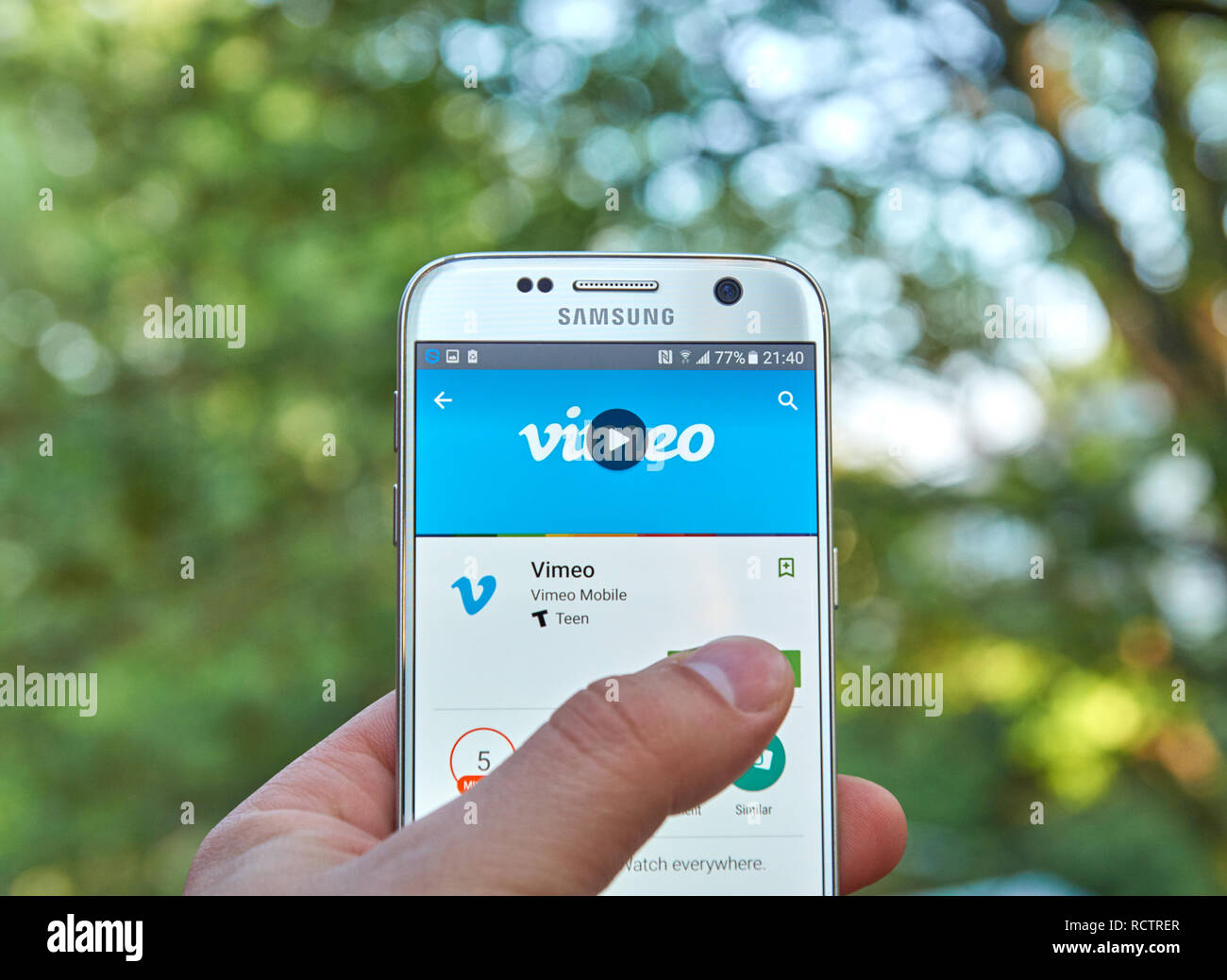 MONTREAL, KANADA - 23. MAI 2016: Vimeo Anwendung auf Samsung S7-Bildschirm. Vimeo ist eine Video-sharing-Website, in der die Benutzer hochladen können, teilen und v ansehen Stockfoto