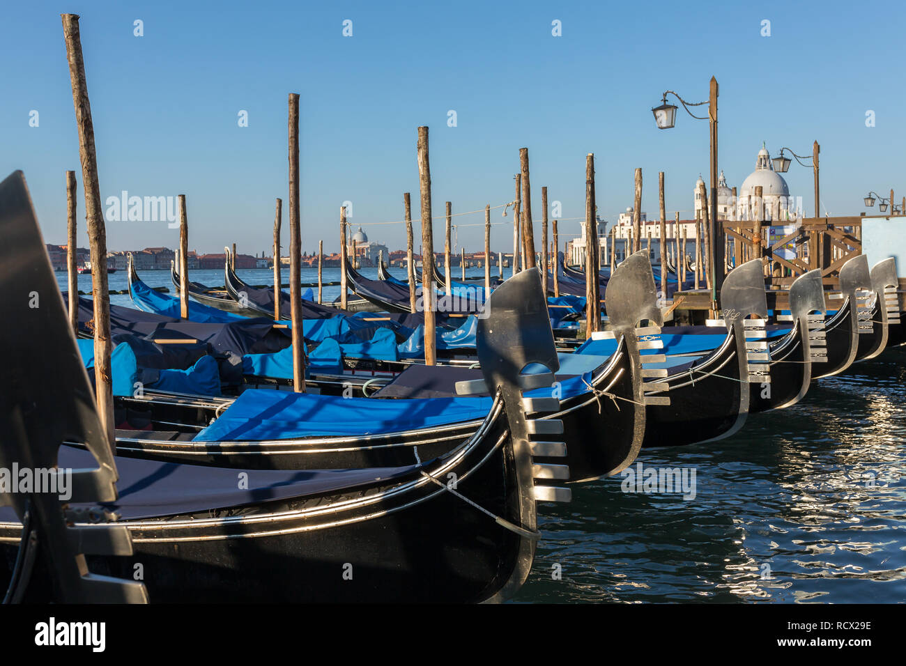 Gondel Parkplatz am Grand Canal in Venedig, Italien Stockfoto