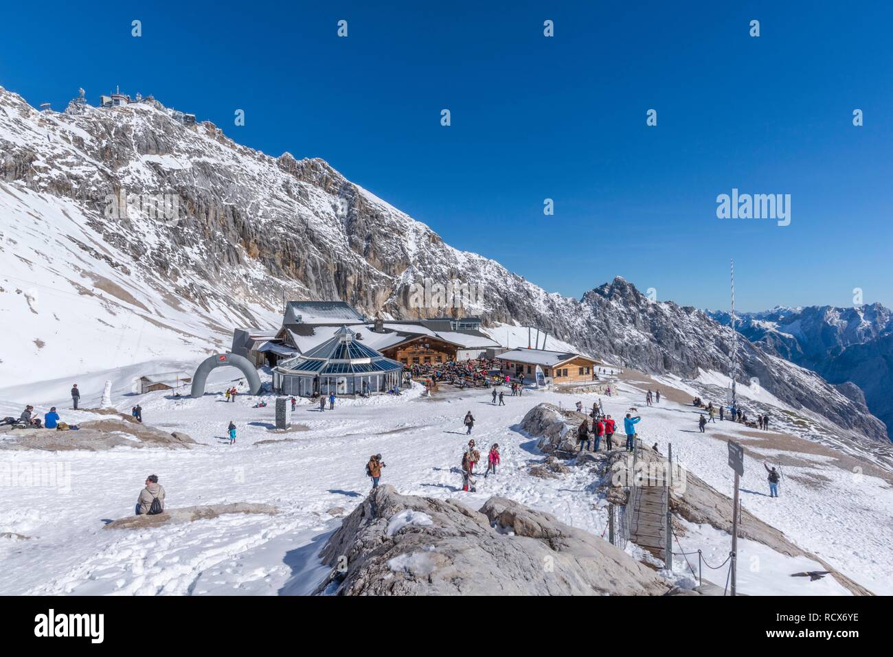 Gletscher restaurant Sonnalpin, Zugspitzplatt, Zugspitze, Garmisch-Partenkirchen, Wettersteingebirge, Alpen, Oberbayern, Bayern Stockfoto