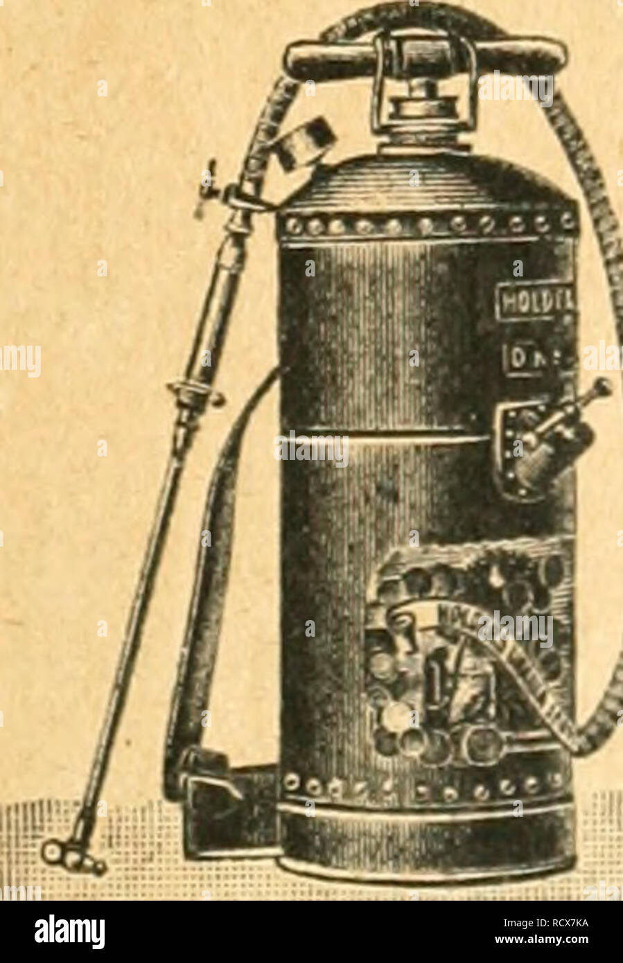 . Der Tropenpflanzer; Zeitschrift fr tropische Landwirtschaft. Tropische Pflanzen, Tropische Nutzpflanzen. Deiihei lla-inst ^H Woermann-Linie A.-G. f Deutsche Ost-Afrika-Linie l Hamburg-Amerika-Linie Zfst)^ Hamburg-Bremer Afrika-Linie A.-G. 5. regelmäßiger Passagier- und; Frachtdampfer-Dienst zwischen Hamburg S und l West-, Südwest-, l Süd-u. Ost-Afrika 5 Uinnlerbrochene lagergeldireie Gälerannahme in JJ^ Hamburg Bremen^5 Petersenkai. Schupp. 2? Hafen 1. Schuppen 1&gt;"!^ Nihere Ausknaft wegen Fracht und Passage erteilen in ^S Hamburg Woermann-Linie A.-G. u. Ich Afrika - "^Deutsche Ost-Afrika-LinieJ Stockfoto