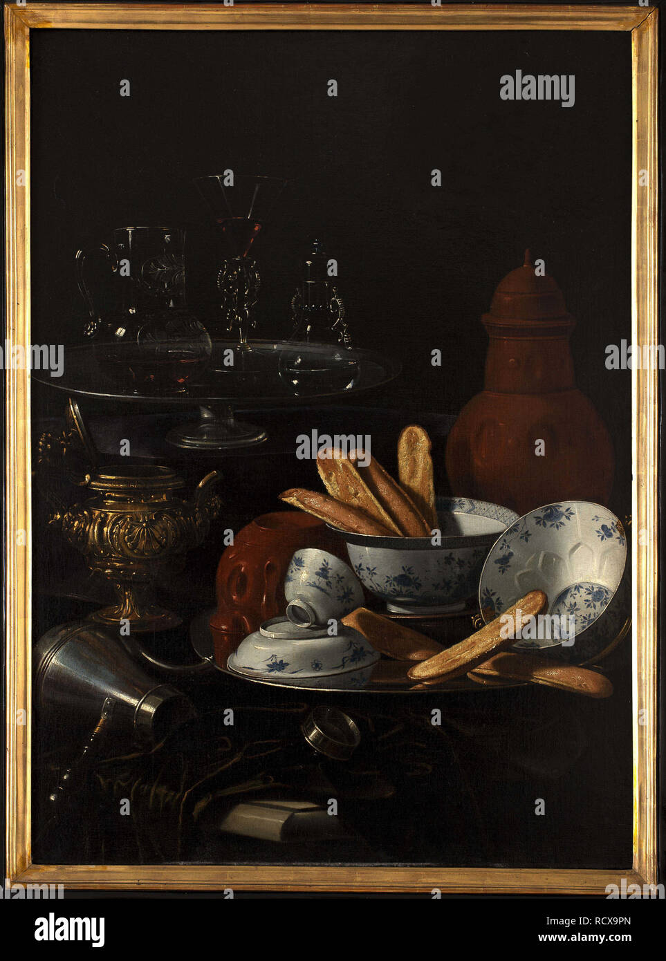 Stillleben mit Blau und Porzellan und Toast. Museum: Musée du Louvre, Paris. Autor: Monari (Munari), Cristoforo. Stockfoto