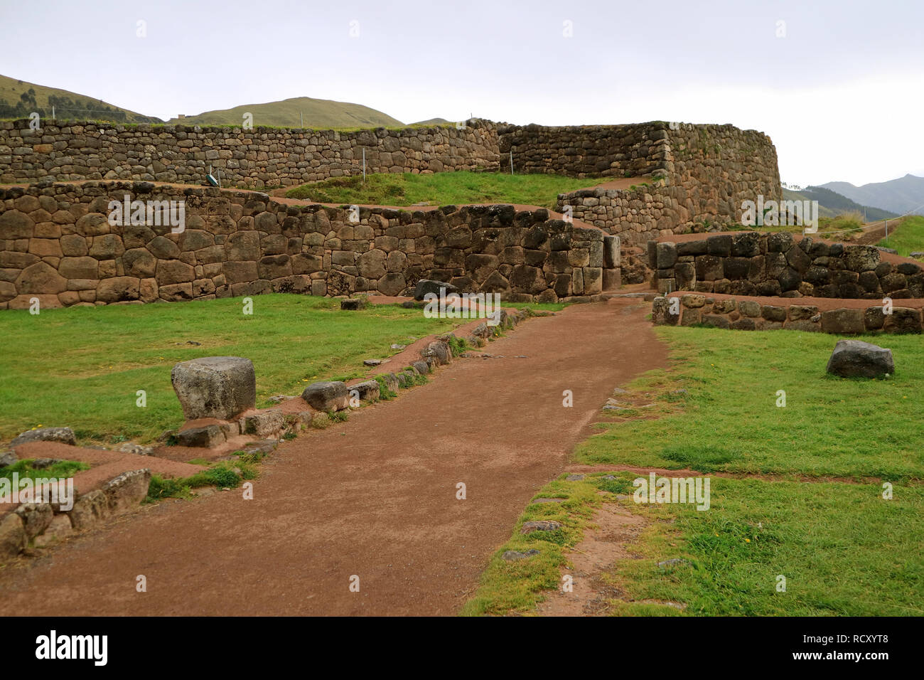Puka Pukara oder Rote Festung, die Reste der militärischen Architektur des Inkareiches in der Region Cusco, archäologische Stätte in Peru Stockfoto