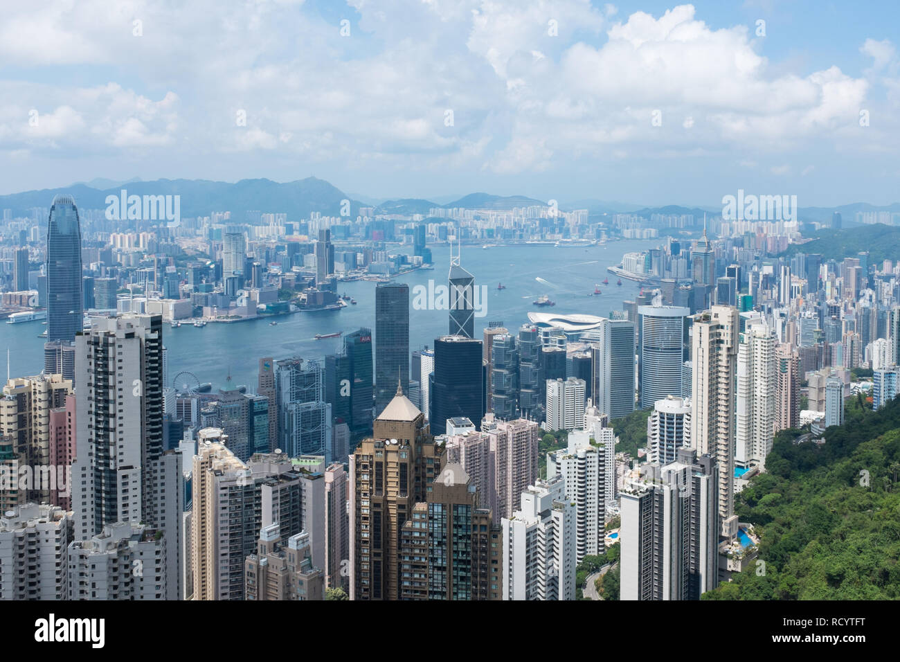 Besucher an der Spitze der Victoria Peak auch als Peak auf der Hong Kong Insel bekannt, die an der Ansicht Stockfoto