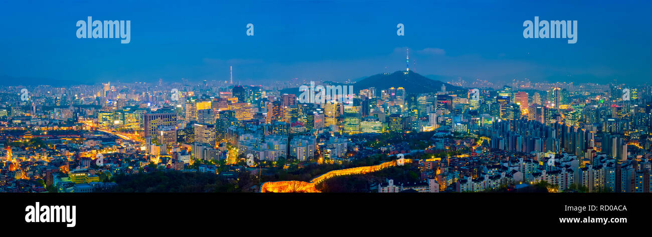 In der Nacht die Skyline von Seoul, Südkorea. Stockfoto