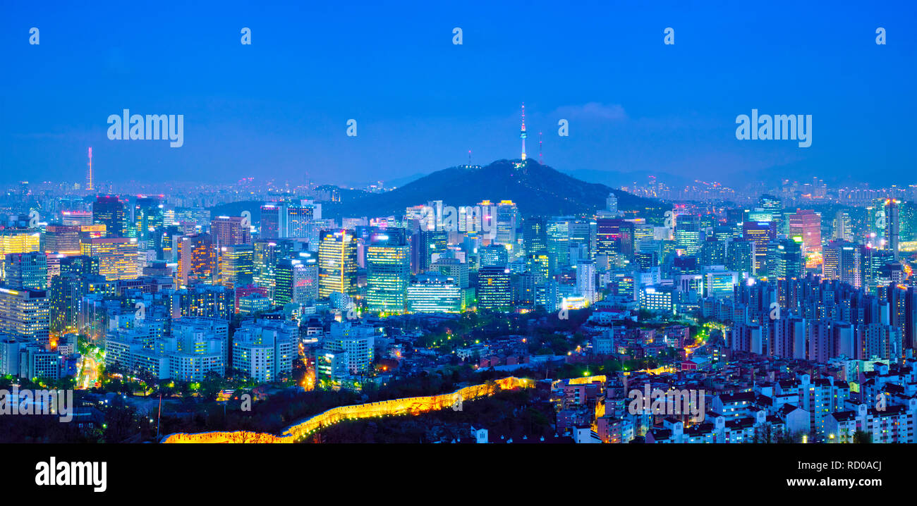 In der Nacht die Skyline von Seoul, Südkorea. Stockfoto