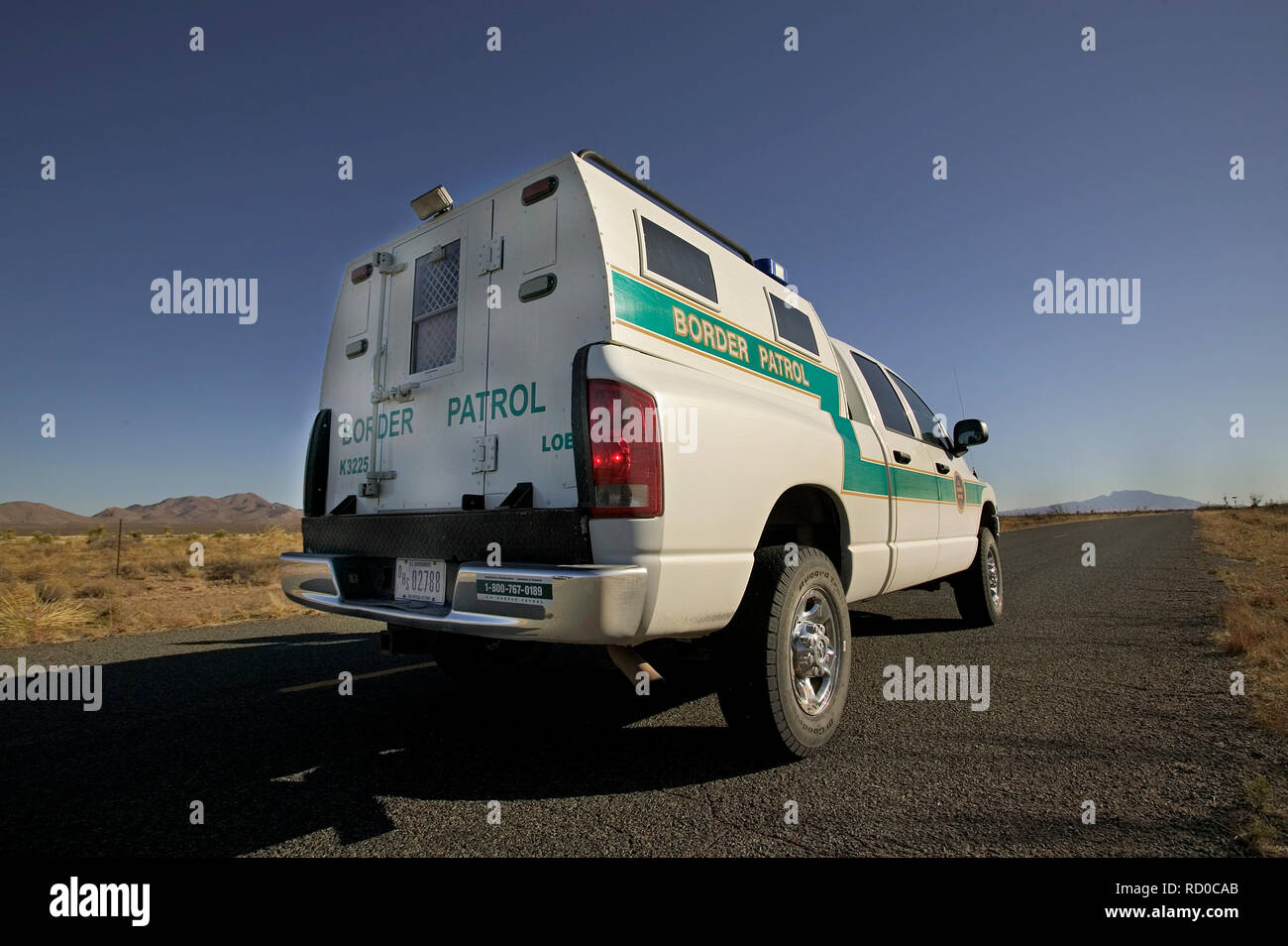 US Border Patrol Dodge Kreuzer auf der US-mexikanischen Grenze im Arizona, USA Stockfoto