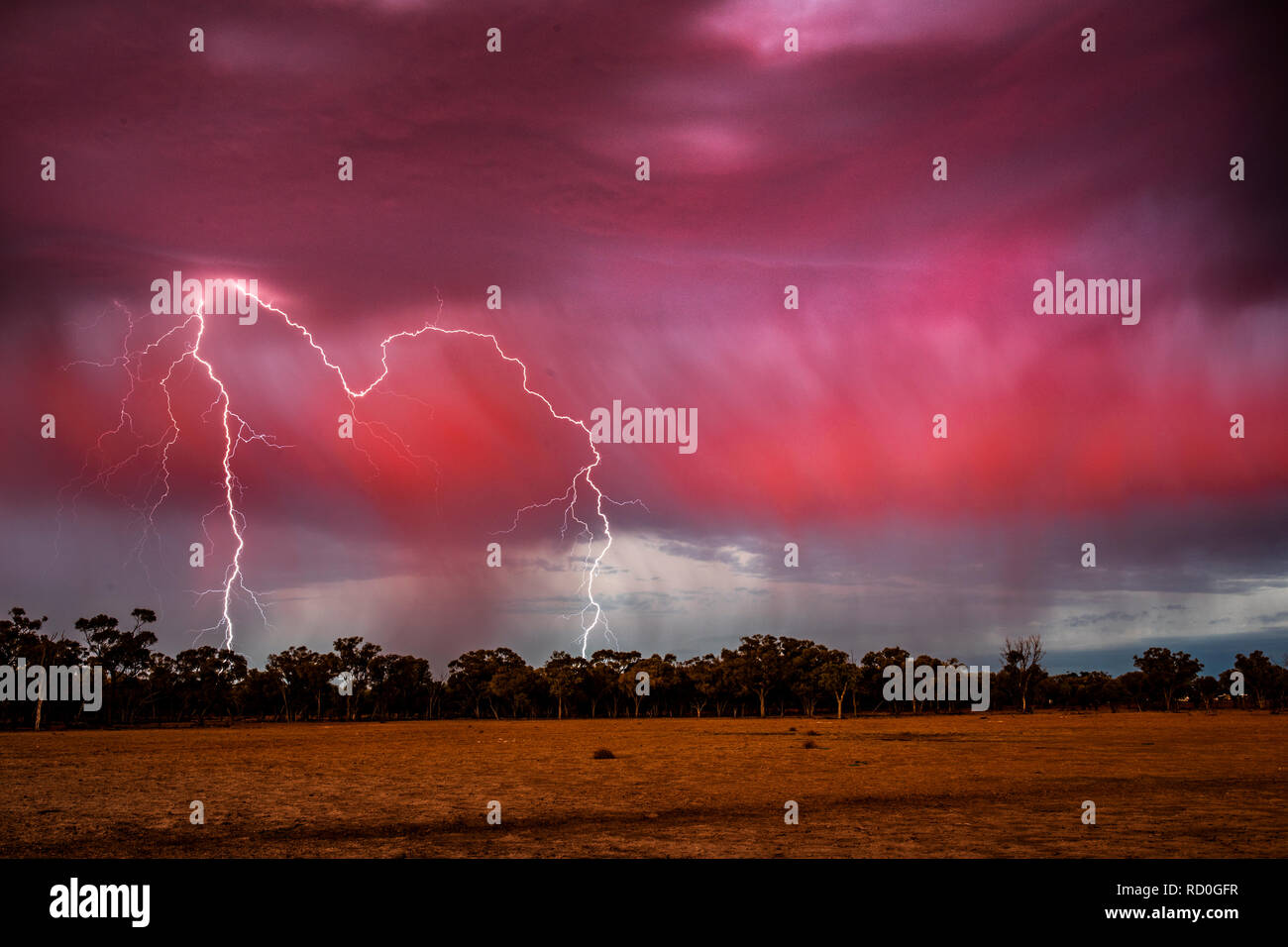 Gewitter im Outback, Queensland, Australien Stockfoto