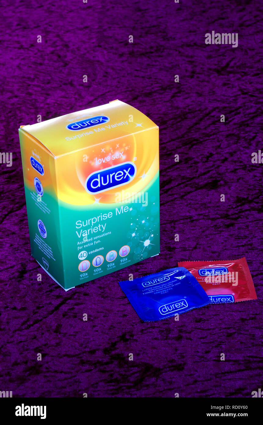 Box der sortierten Latex Kondome, eine Form der Empfängnisverhütung Stockfoto