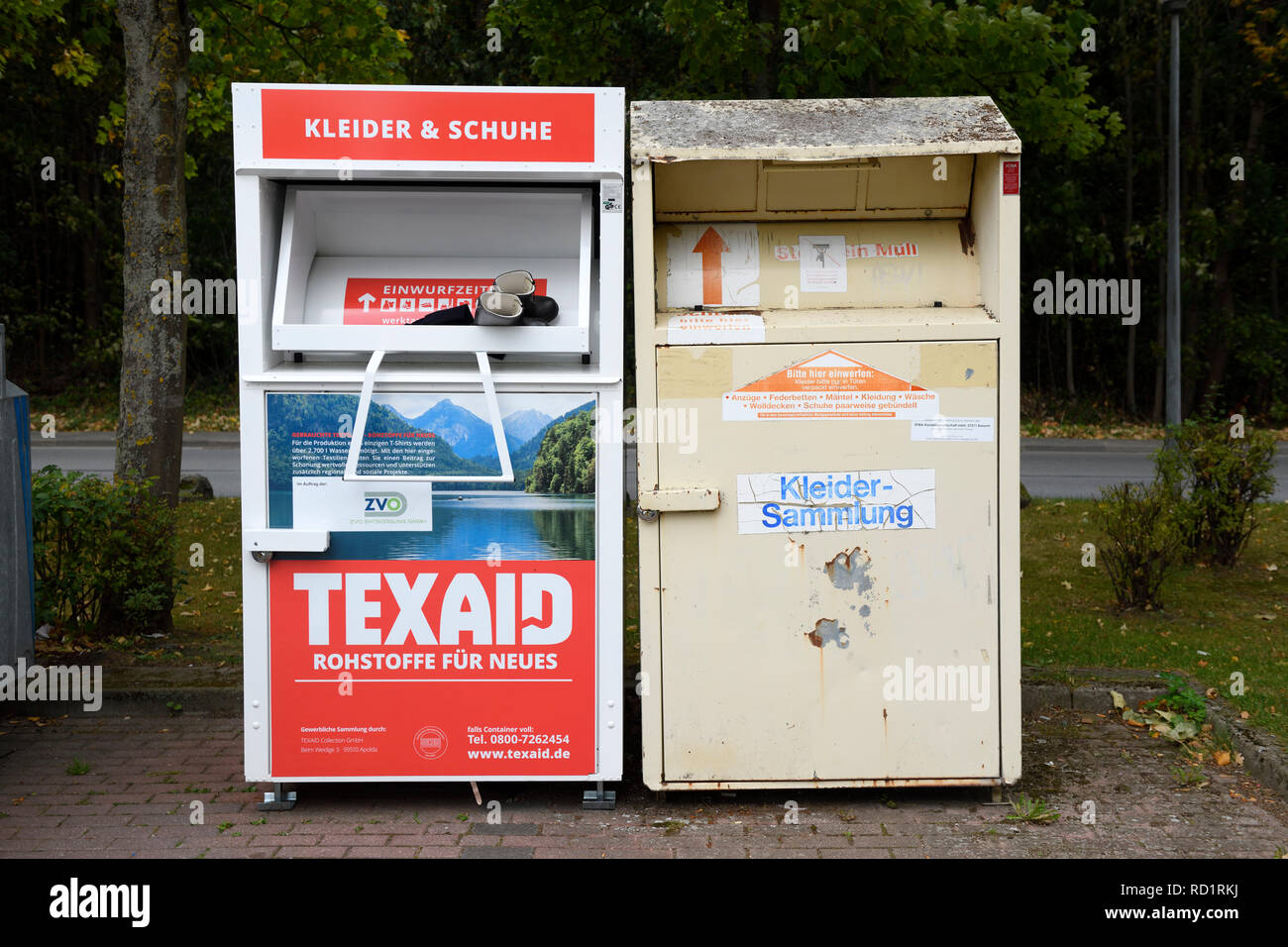 Altkleider container -Fotos und -Bildmaterial in hoher Auflösung – Alamy