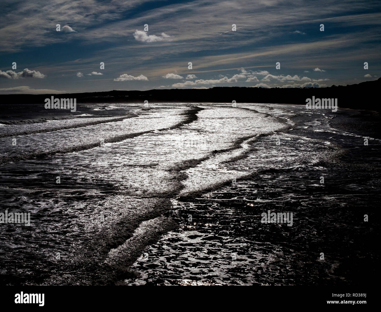 Dramatische Sicht auf Meer Wellen bei Filey Bay, Filey, North Yorkshire, England, Großbritannien Stockfoto