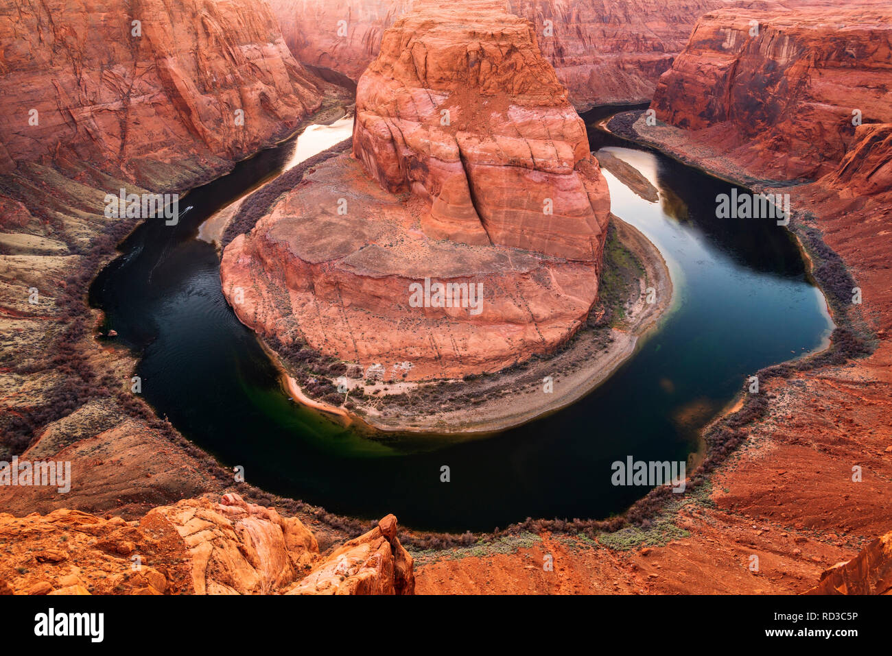 Sonnenuntergang über Horseshoe Bend und den Colorado River, Glen Canyon National Recreation Area, Florida USA Stockfoto