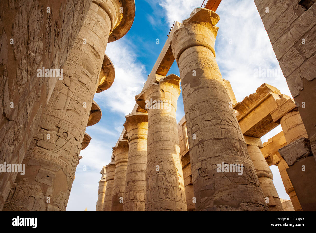 Karnak Tempel in Luxor, Ägypten. Der Karnak Tempel Komplex, allgemein bekannt als Karnak, umfasst einen breiten Mix aus antiken Tempel, Kapellen, Pylonen und Statu Stockfoto