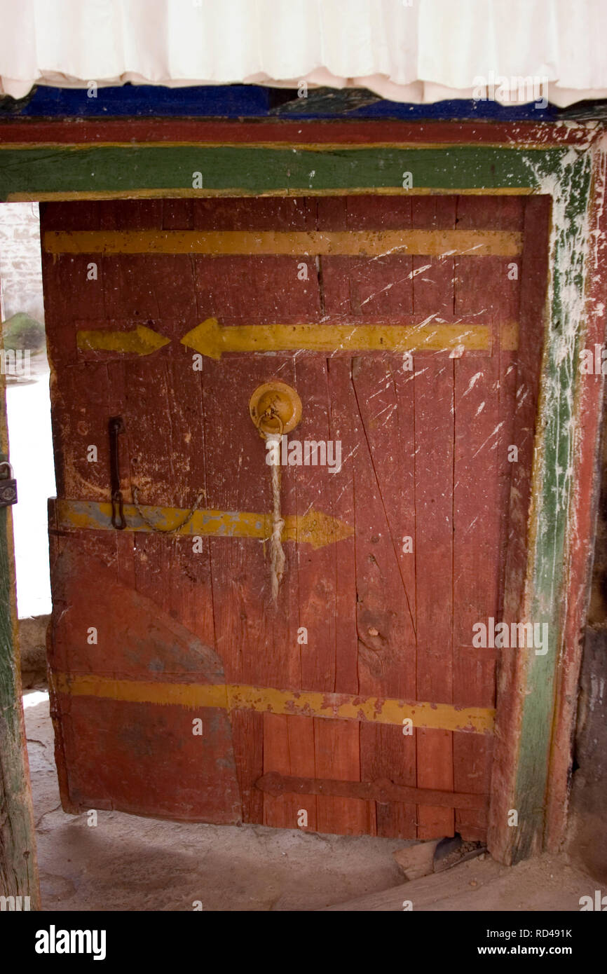 Tür an einem Tempel in Lhasa Stockfoto