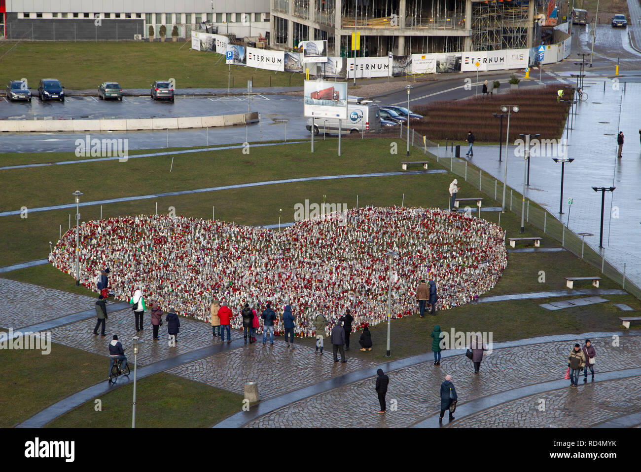 Danzig, Polen. 17 Jan, 2019. Traurigkeit und Kummer wahrnehmbar sind überall auf den Straßen von Danzig. Der Bürgermeister von Danzig ist gedacht für alle Einwohner. Credit: Slawomir Kowalewski/Alamy leben Nachrichten Stockfoto