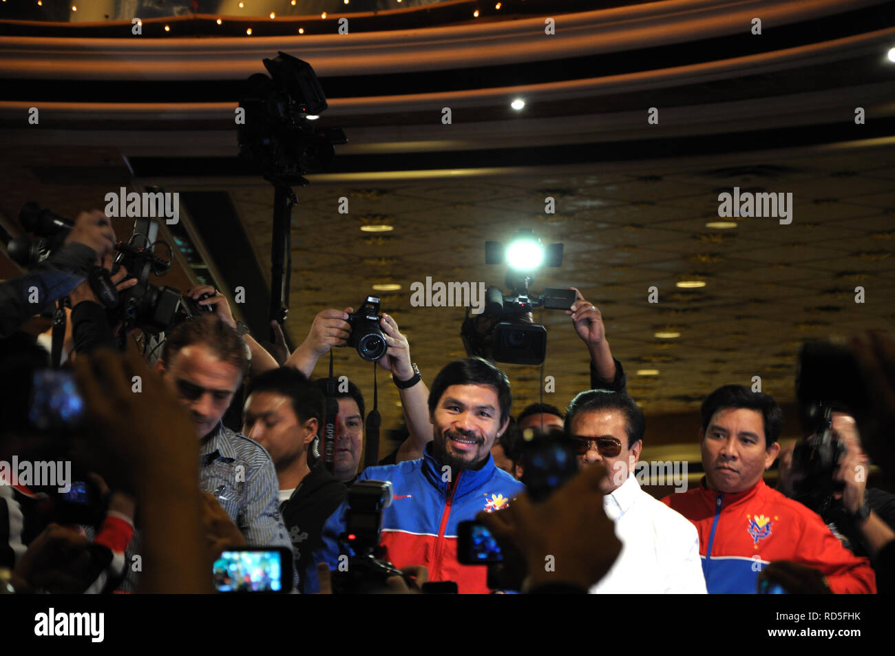 LAS VEGAS - NOV. 11: Manny Pacquiao auf dem Weg zur Pressekonferenz in MGM vor dem dritten Pacquiao & Marquez Kampf am 07.11.11, 2011 in Las Vegas, USA Stockfoto