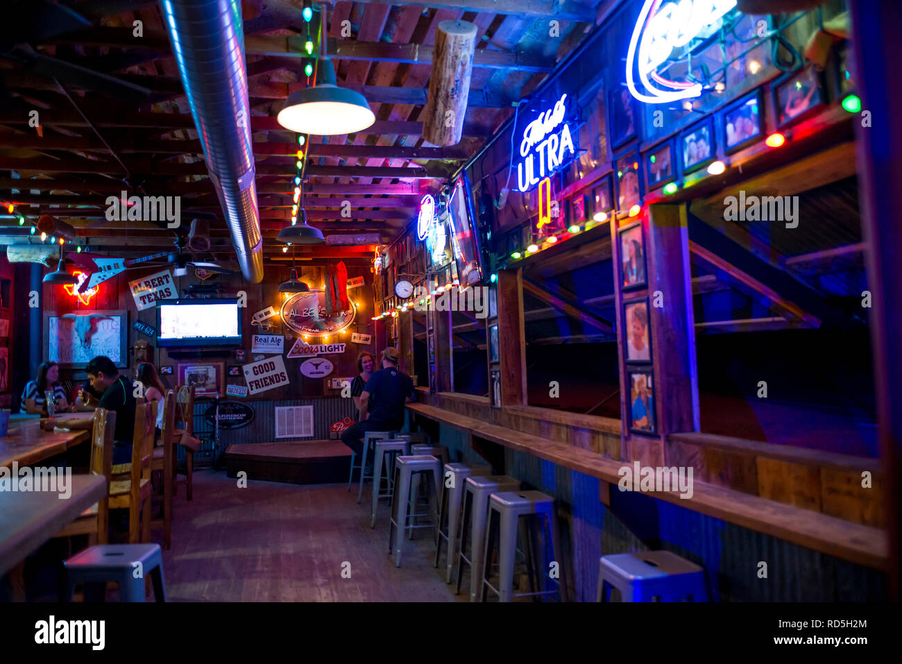 Texas kleine Stadt Bar Inneneinrichtung im Hill Country, USA Stockfoto