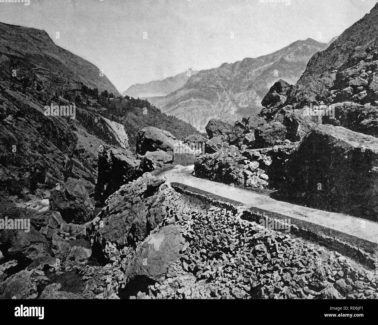 Frühe Autotype der Straße nach Gavarnie in den Pyrenäen, Frankreich, historisches Foto, 1884 Stockfoto