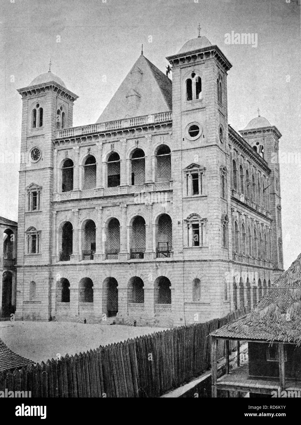 Eines der ersten Autotype Drucke, Queens Palace, historisches Foto, 1884, Antananarivo, Antananarivo, Madagaskar Stockfoto
