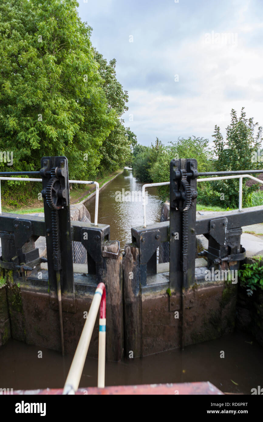 15-04 in Povey Lock's Nr. 13 auf den Llangollen-kanal, Cheshire, England Stockfoto