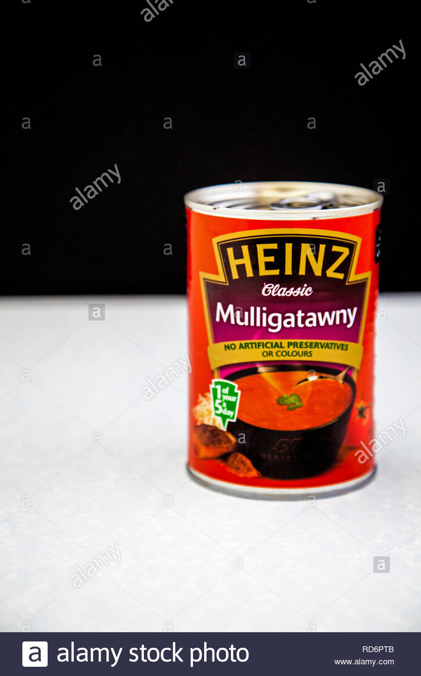 Eine 400 G Dose Von Heinz Mulligatawny Suppe Auf Einem Weissen