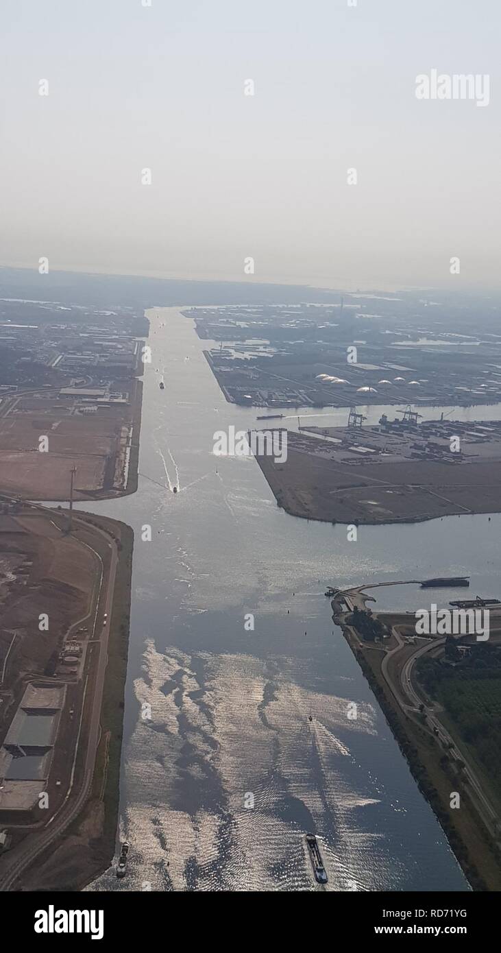 Amsterdam-Noordzeekanaal gezien vanuit Vliegtuig (2). Stockfoto
