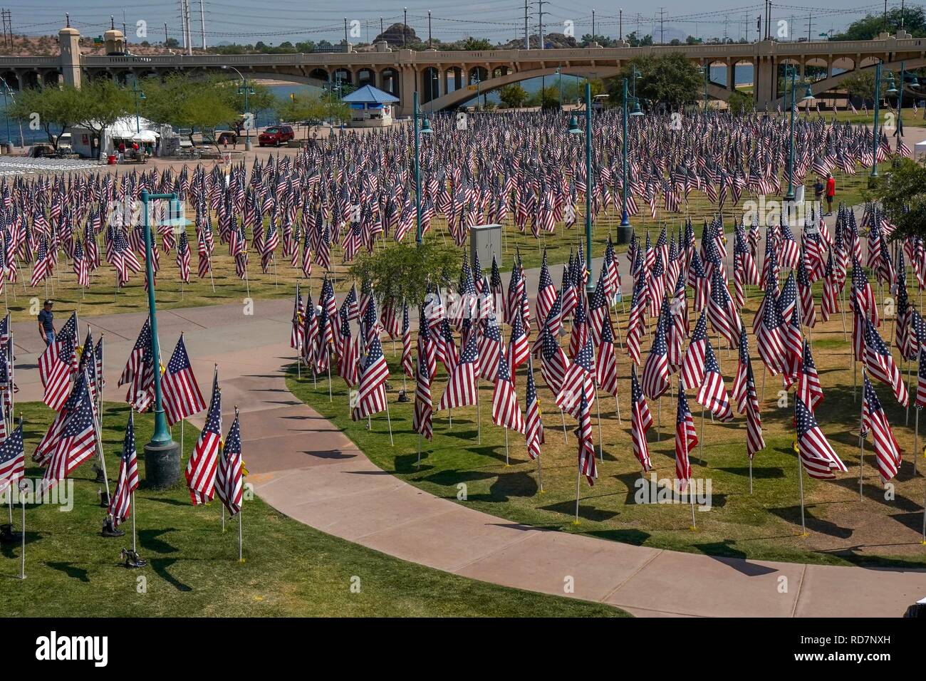 In Tempe, Arizona ist das heilende Feld, wo aa Flagge zu Ehren all jener, die ihr Leben auf 911 verloren platziert ist. Stockfoto